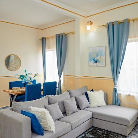 Appartement Avec Vue Panoramique Two Or Three Rooms Яунде Экстерьер фото
